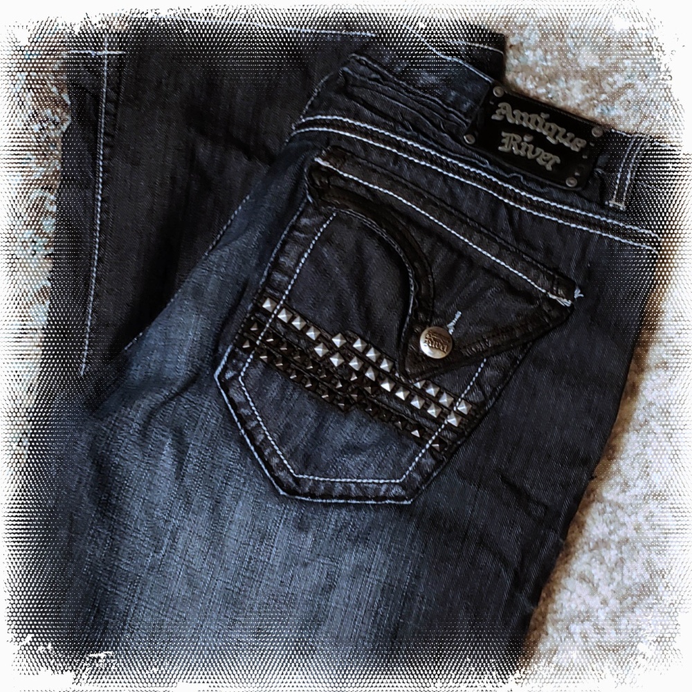 Antique Rivet 36x32 Dark Blue Wash